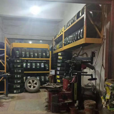 এলএইচ কাস্টম লোগো হেভি ডিউটি ​​টায়ার র্যাক রাক, ওয়াল হ্যাঙ্গিং টায়ার র্যাক পুরু, দোকানের জন্য স্টিল ডিসপ্লে রাক
